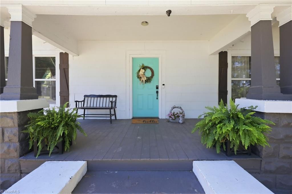 Photo of 807 E Guilford Street, Thomasville, NC 27360 (MLS # 1224642)