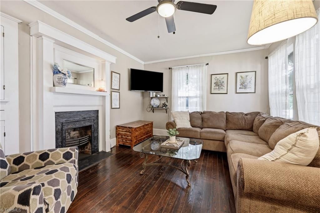 Photo of 807 E Guilford Street, Thomasville, NC 27360 (MLS # 1224642)