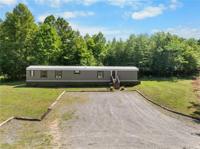 114 Echo Hollar Road, photo 2 of 17