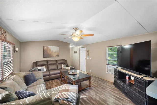 114 Echo Hollar Road, photo 5 of 17
