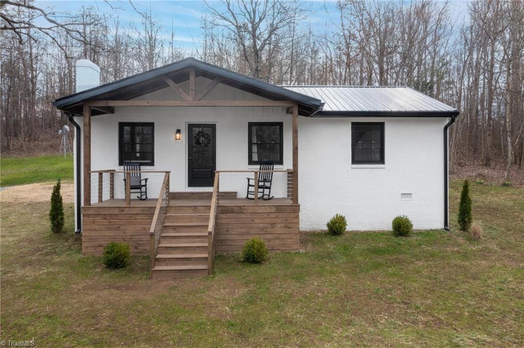 837 Chief Thomas Road, Harmony, North Carolina image 1