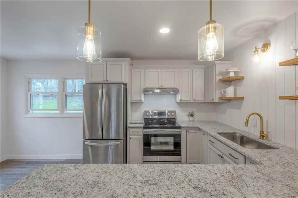 837 Chief Thomas Road, Harmony, North Carolina image 4