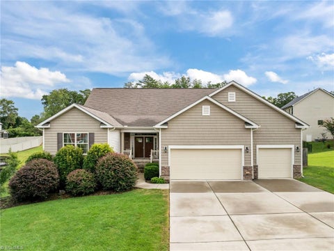 Homes For Sale - 1165 Yorkshire Drive<br/> Burlington, NC 27215