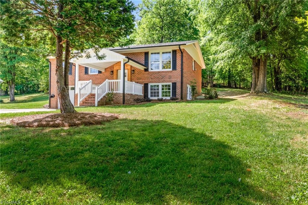 117 Kingswood Place Drive, Walnut Cove, NC, 27052