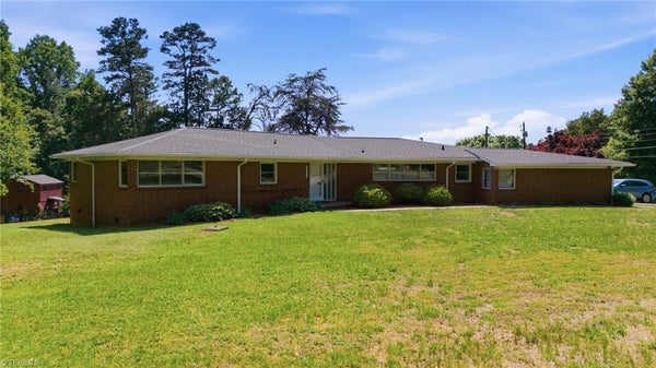 12577 OLD US HIGHWAY 52, WINSTON SALEM, NC 27107 - Image c38fb0dc93316a3f86c2cbea7c546872/3734585601