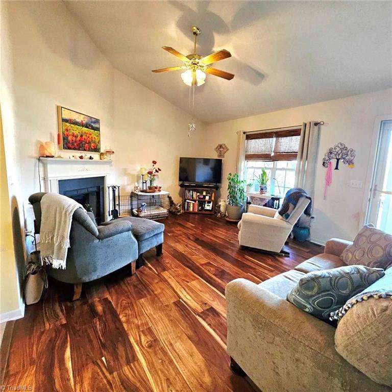 255 Cloverfield Court