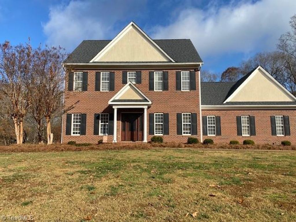 Photo of 129 Walnut Avenue, Yadkinville, NC 27055 (MLS # 1203502)