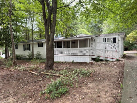 Mobile Home For Sale - 256 Fieldtop Drive<br/> Winston-Salem, NC 27107