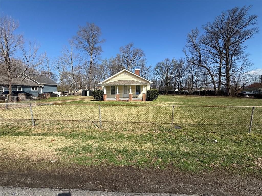 Photo of 406 Kirkland Street, Greensboro, NC 27406 (MLS # 1212905)