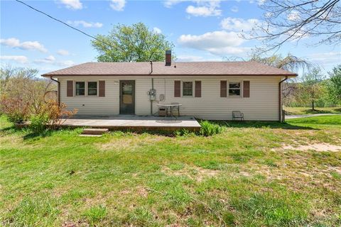 Homes For Sale - 610 Collins Road<br/> Sparta, NC 28675
