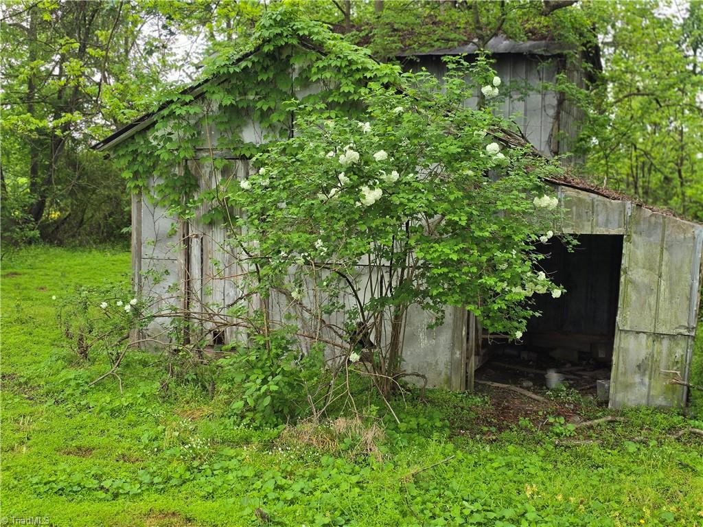 2408 Wyo Road, Yadkinville, North Carolina image 14