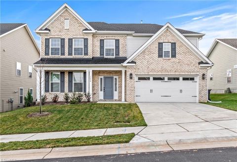 Photo of 7260 Huntgate Drive, Kernersville, NC 27284 (MLS # 1208492)