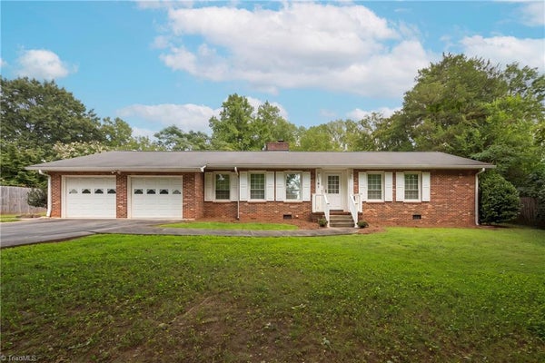 191 MONROE ST, WINSTON SALEM, NC 27104 - Image c40b7c82e8f2e5587ed2d8218388e2e2/3398446548