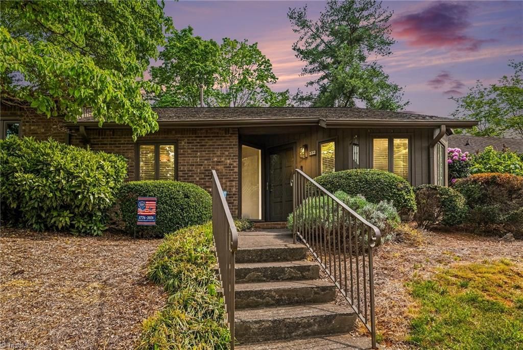 Photo of 132 Breckindale Circle, Winston-Salem, NC 27104 (MLS # 1218787)