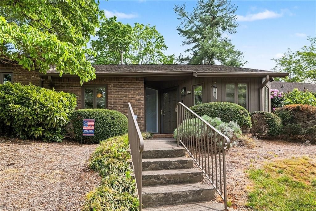 Photo of 132 Breckindale Circle, Winston-Salem, NC 27104 (MLS # 1218787)