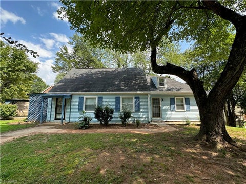 Homes For Sale - 1012 Louise Road<br/> Winston-Salem, NC 27107