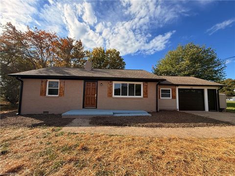 Photo of 2845 Courtney Huntsville Road, Yadkinville, NC 27055 (MLS # 1198335)
