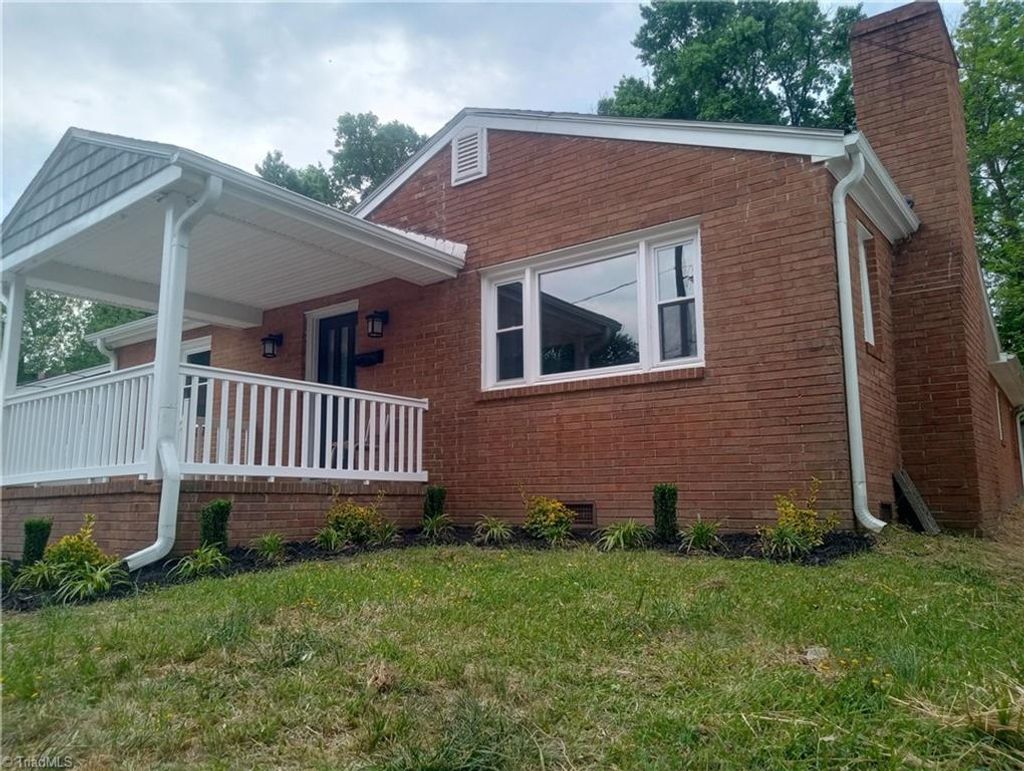 Photo of 1008 E Side Drive, Greensboro, NC 27406 (MLS # 1218959)