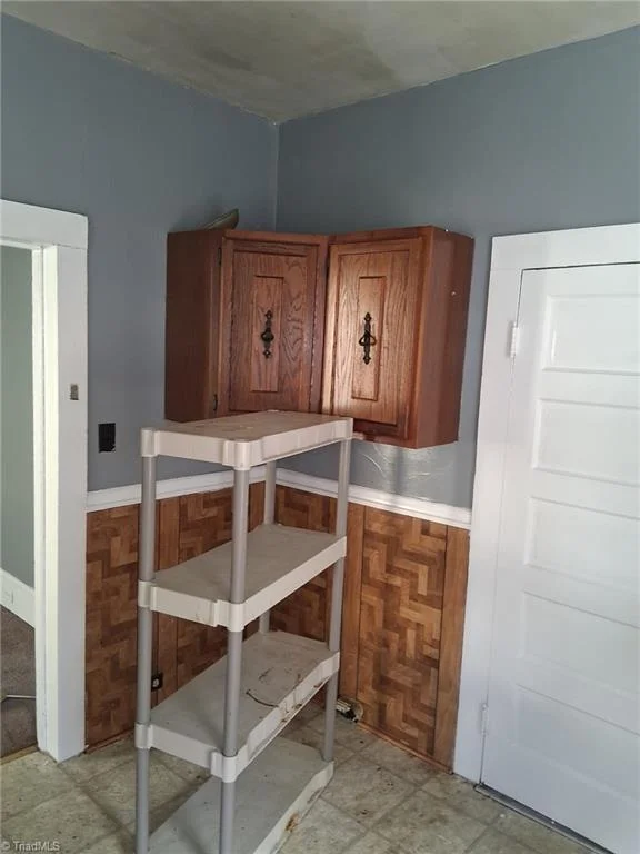 913 Lindsey Street, photo 4 of 11