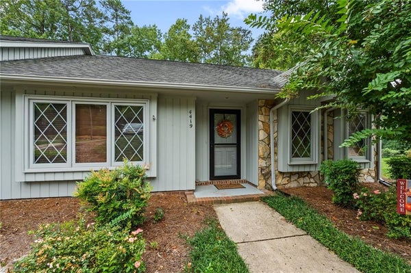 4419 LAKE WALK DR, GREENSBORO, NC 27410 - Image c46cc2a2cad2ef0dcf90b3a71cd859b8/261342919