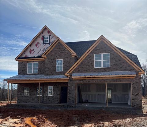 Photo of 102 Sandpiper Drive, Lexington, NC 27295 (MLS # 1209548)