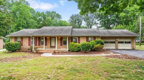 Homes For Sale - 3911 Williams Dairy Road<br/> Greensboro, NC 27406