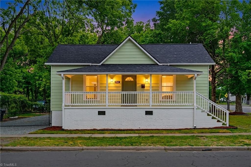 Photo of 702 Maple Avenue, Burlington, NC 27215 (MLS # 1222457)
