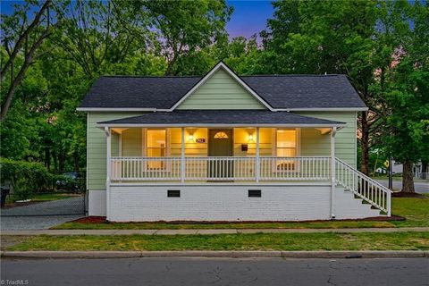 Homes For Sale - 702 Maple Avenue<br/> Burlington, NC 27215