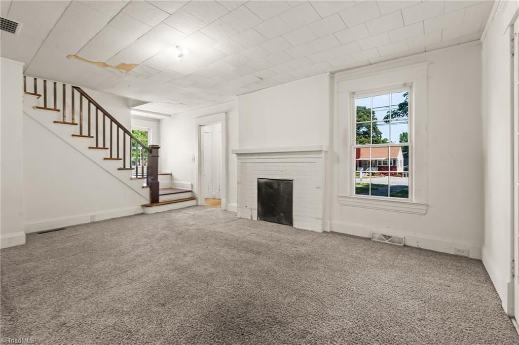 Photo of 611 W Lexington Avenue, High Point, NC 27262 (MLS # 1218047)