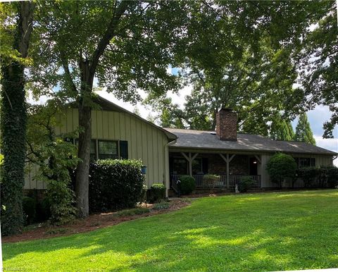 A home in Kernersville