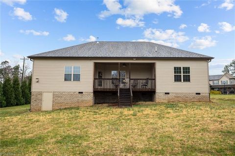 A home in Clemmons