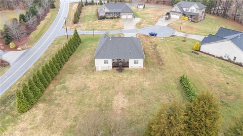 A home in Clemmons