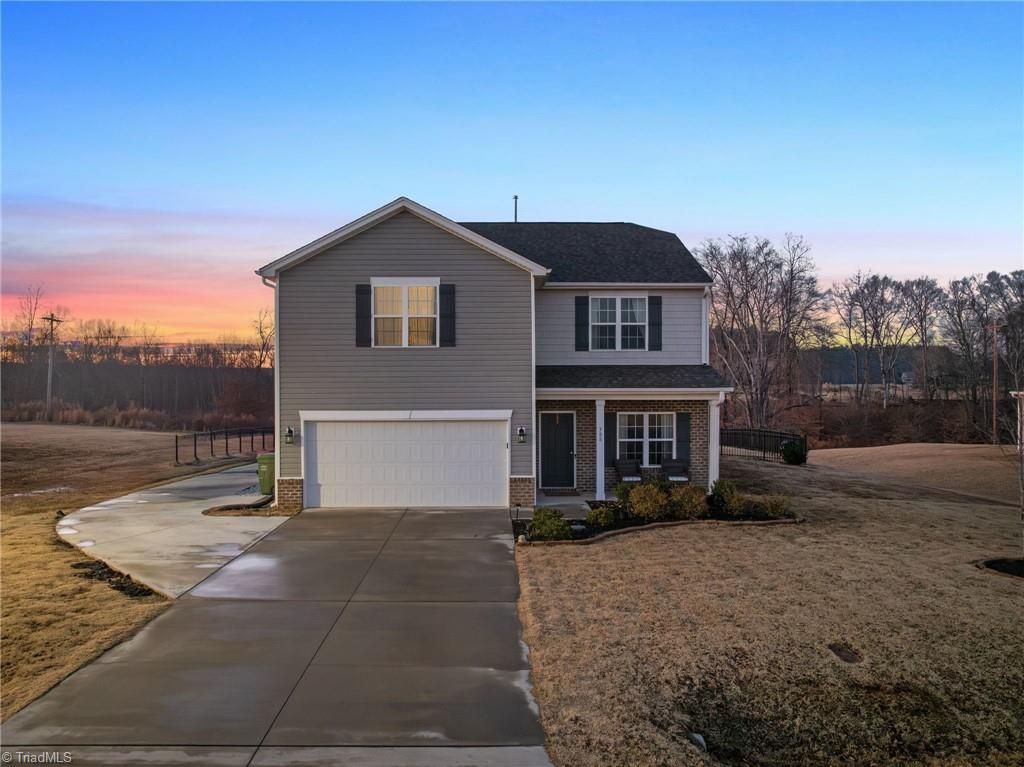 Photo of 388 Altavista Drive, Clemmons, NC 27012 (MLS # 1207224)