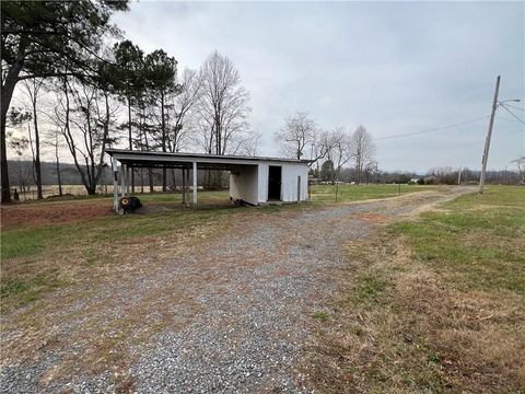 A home in Mount Airy