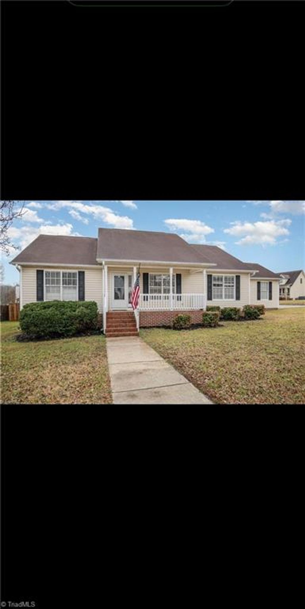 Photo of 402 Sterling Ridge Drive, Archdale, NC 27263 (MLS # 1207186)