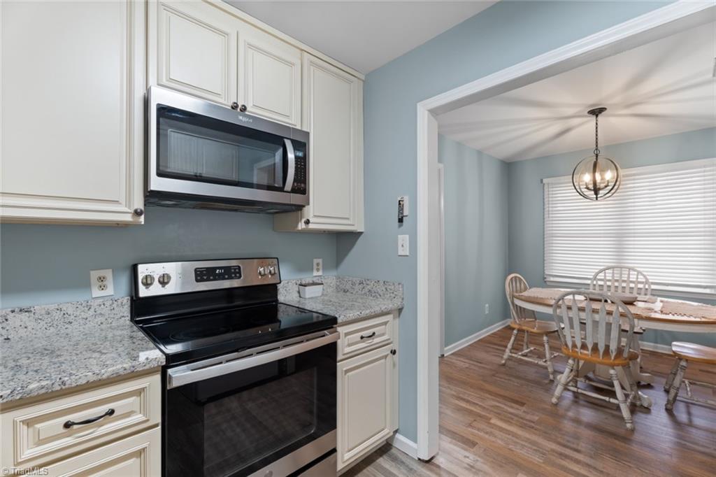 Winston-Salem, North Carolina 27104, United States, 3 Bedrooms Bedrooms, ,2 BathroomsBathrooms,Residential,Active,91999