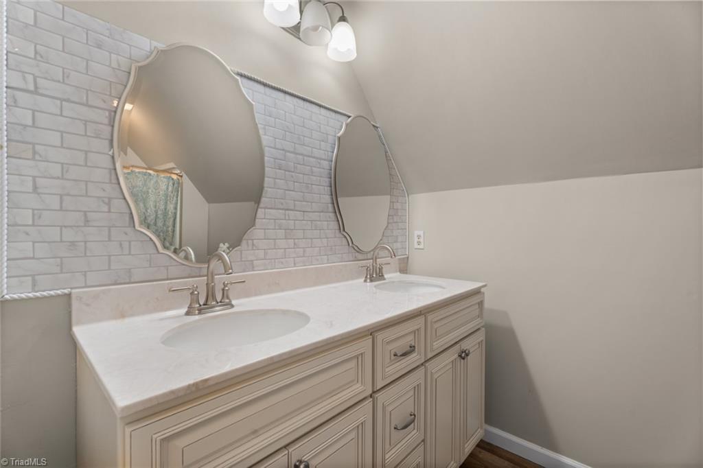 Winston-Salem, North Carolina 27104, United States, 3 Bedrooms Bedrooms, ,2 BathroomsBathrooms,Residential,Active,91999