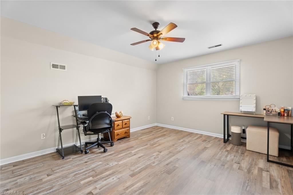 Winston-Salem, North Carolina 27104, United States, 3 Bedrooms Bedrooms, ,2 BathroomsBathrooms,Residential,Active,91999