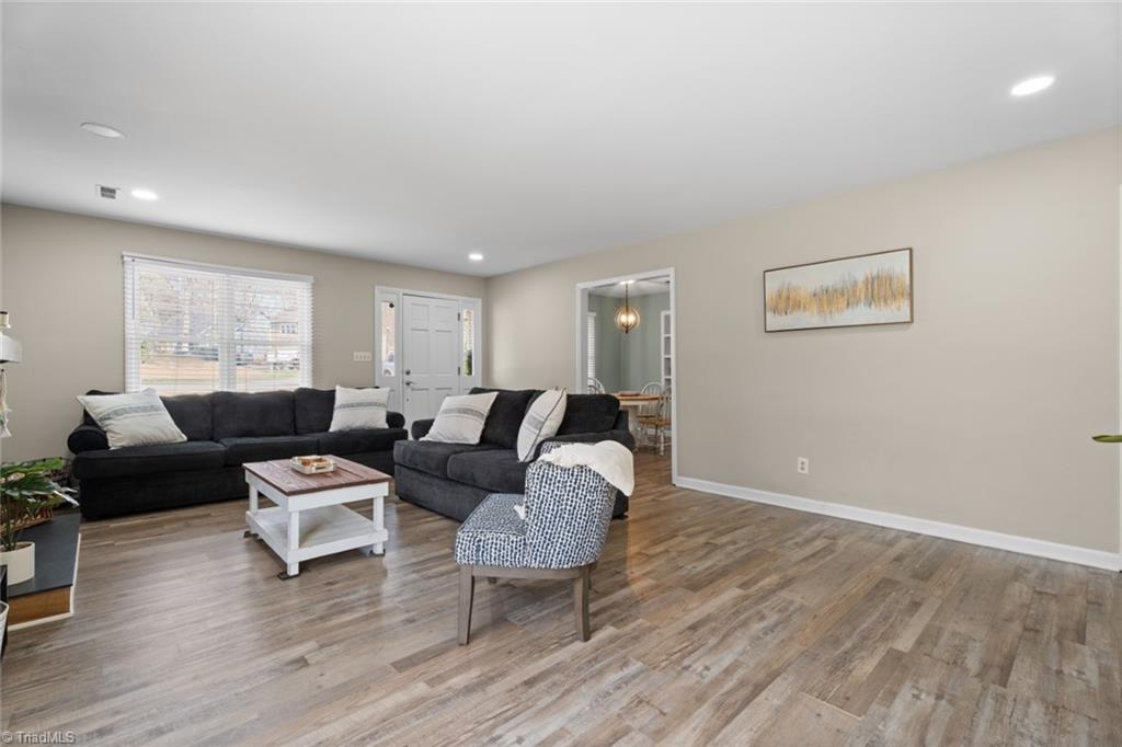 Winston-Salem, North Carolina 27104, United States, 3 Bedrooms Bedrooms, ,2 BathroomsBathrooms,Residential,Active,91999