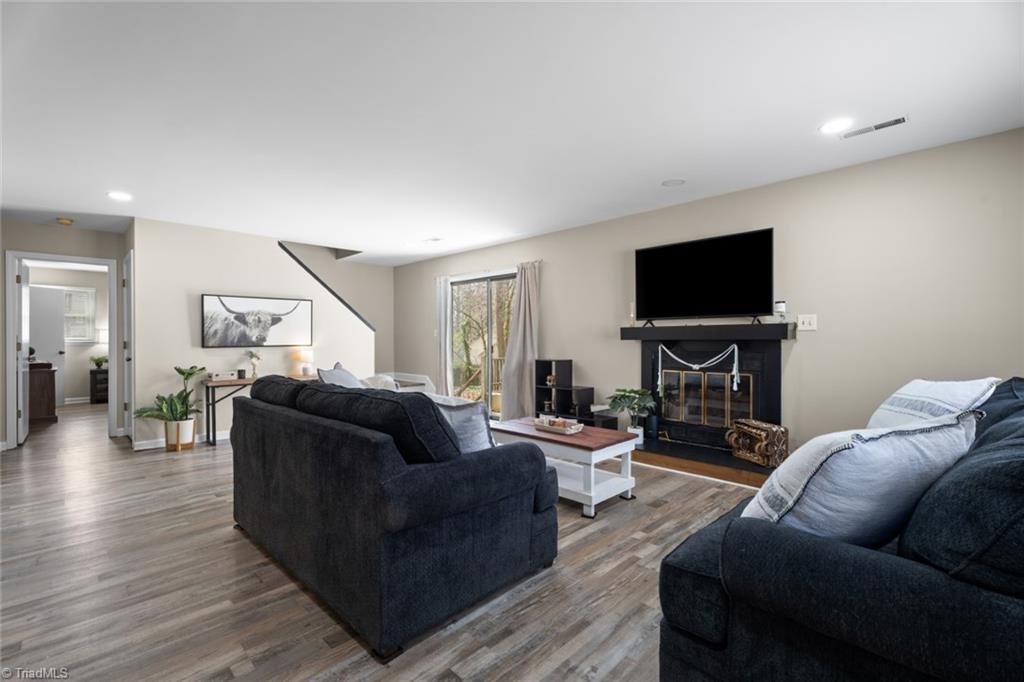 Winston-Salem, North Carolina 27104, United States, 3 Bedrooms Bedrooms, ,2 BathroomsBathrooms,Residential,Active,91999