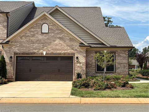 Townhouse For Sale - 1042 Beechcraft Drive<br/> Mebane, NC 27302