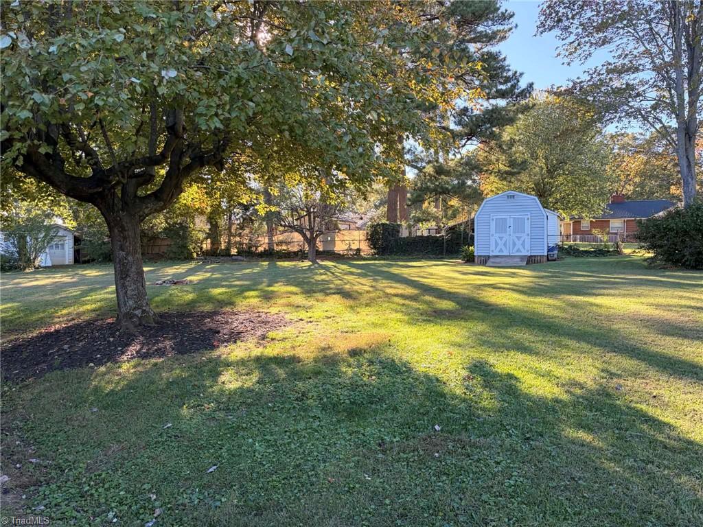 Photo of 938 Brownwood Drive, Winston-Salem, NC 27105 (MLS # 1240087)