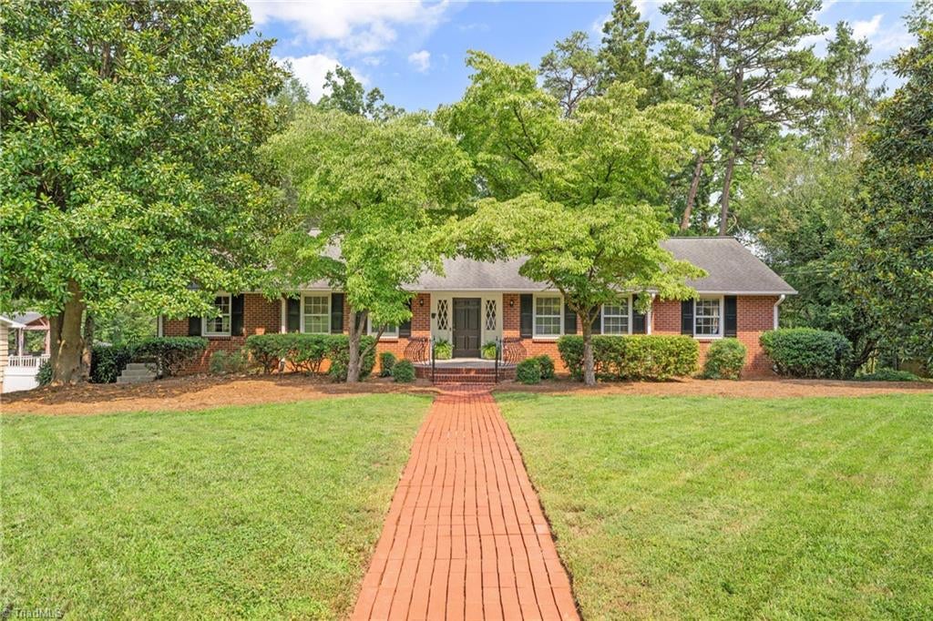 817 Clovelly Road, Winston-salem, NC, 27106