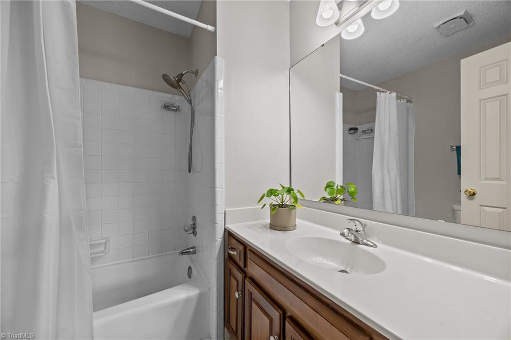 1105 Yellowbell Place, Greensboro, North Carolina image 31