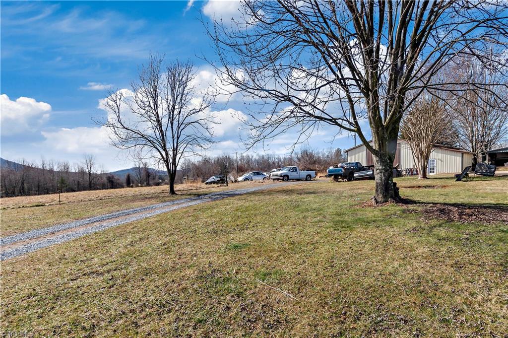 472 Oak Hollow Drive, Thurmond, North Carolina image 7