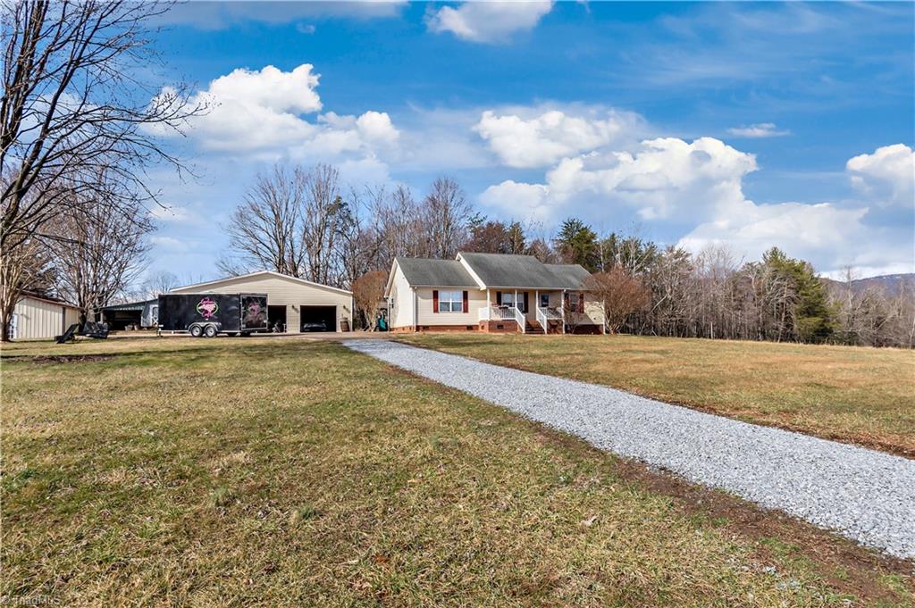 472 Oak Hollow Drive, Thurmond, North Carolina image 9
