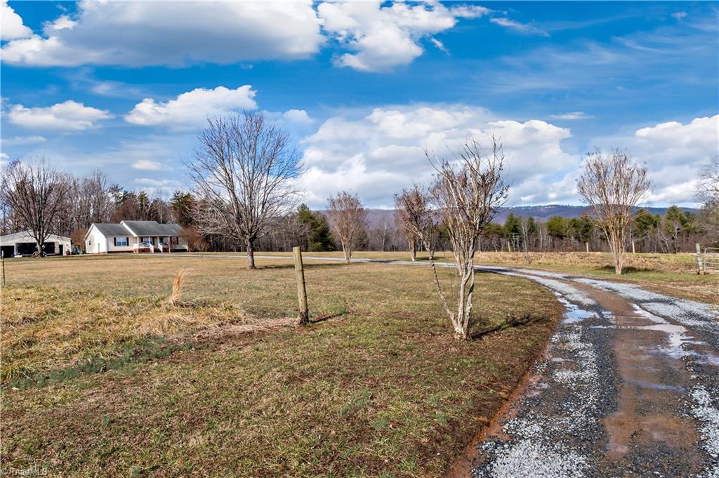 472 Oak Hollow Drive, Thurmond, North Carolina image 33