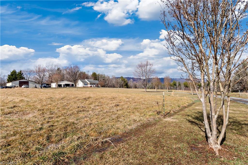 472 Oak Hollow Drive, Thurmond, North Carolina image 32