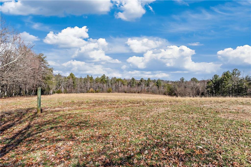 472 Oak Hollow Drive, Thurmond, North Carolina image 30