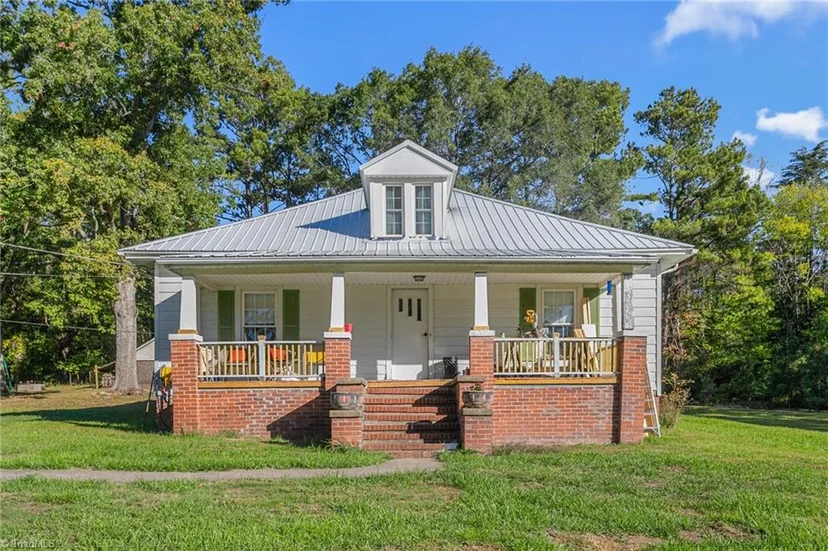 1729 Ashby Street, photo 1 of 46